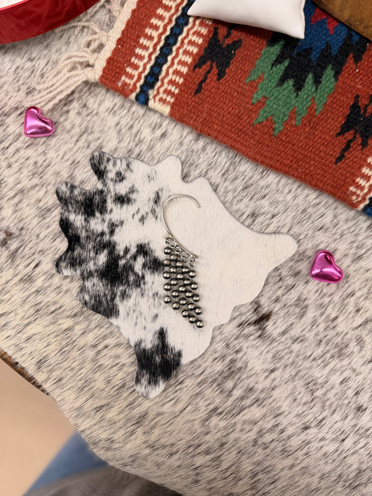 The Hidden Pearls Ear cuff