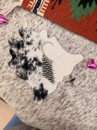 The Hidden Pearls Ear cuff