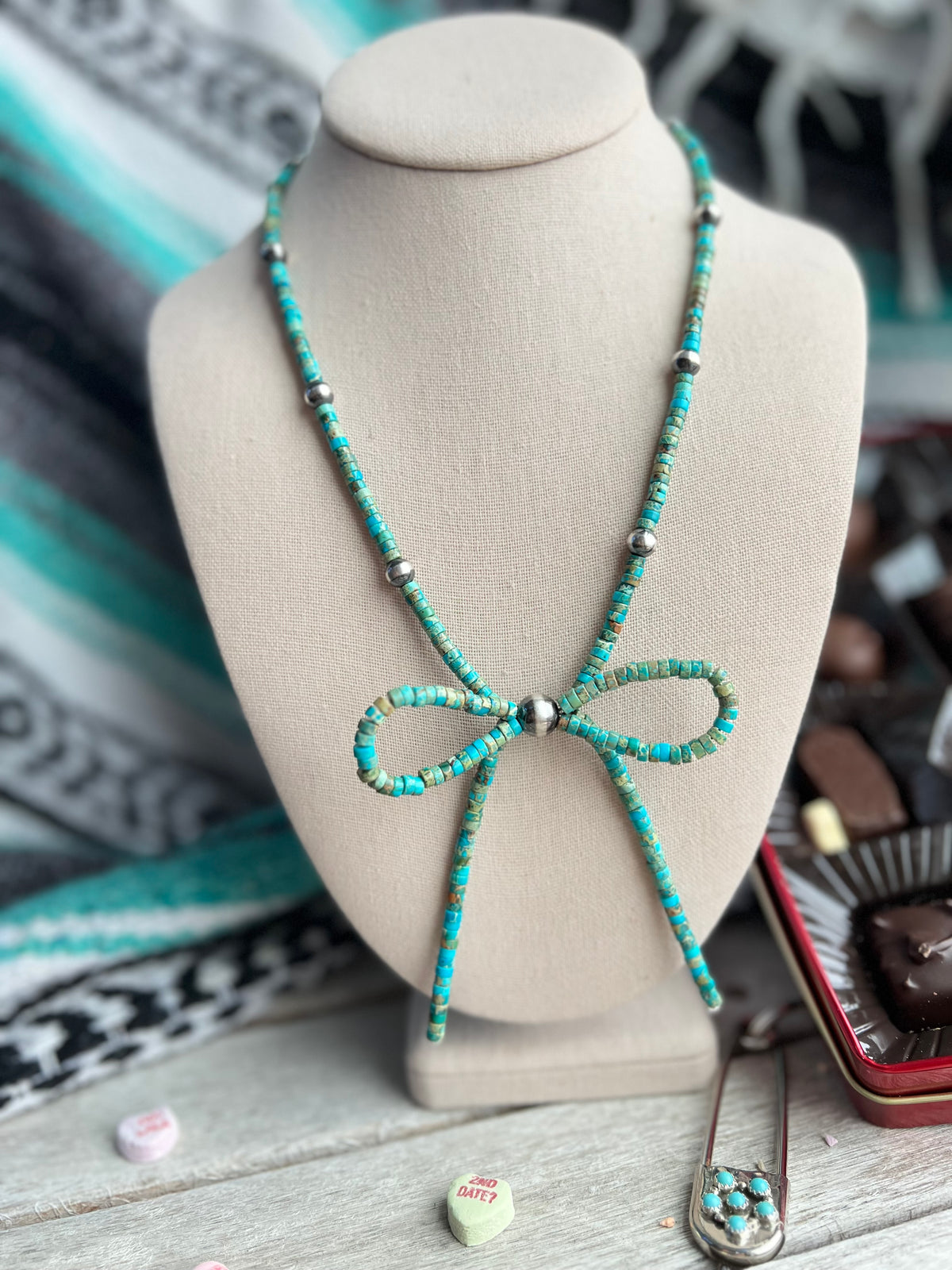 The Turquoise Bow with Pearls