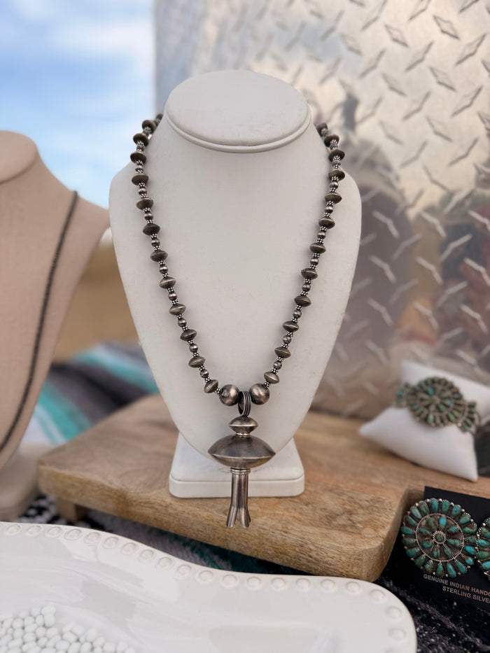 The Sterling Silver Graduated Necklace with Blossom
